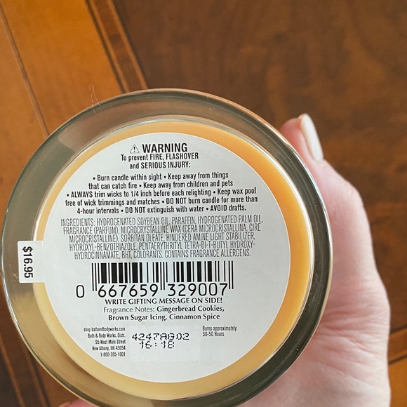 NWT Bath & Body Works Gingerbread Bakery Candle with Reindeer Design - Picture 4 of 5